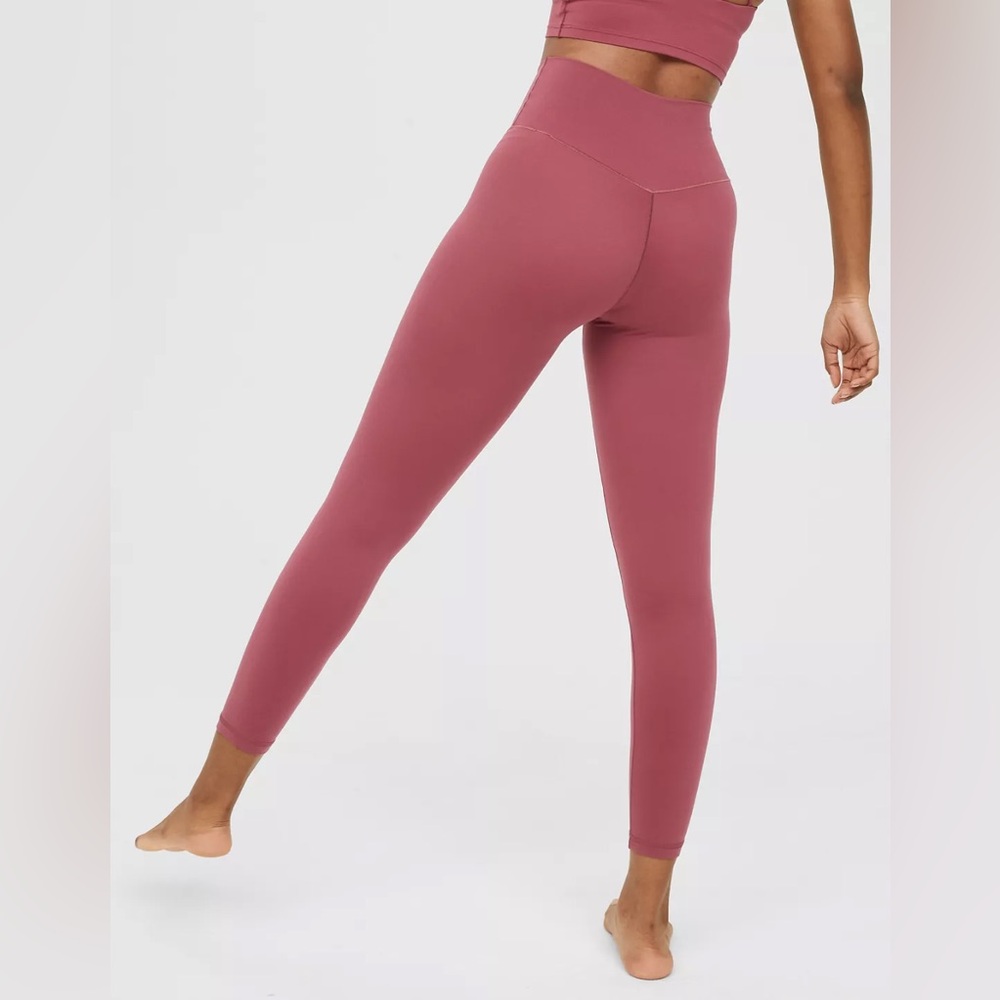 OFFLINE Real Me High Waisted Crossover Legging - Picture 8 of 8